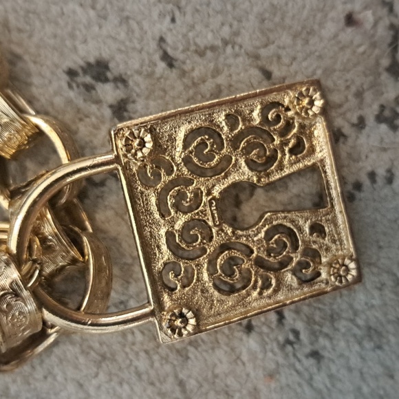 Vintage Artisan Craft Goldtone Lock And Key Necklace - Picture 6 of 8